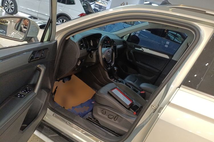 Used Volkswagen Tiguan L 2020 330TSI Automatic Two-Wheel Drive Panoramic Comfort Edition China VI Standard