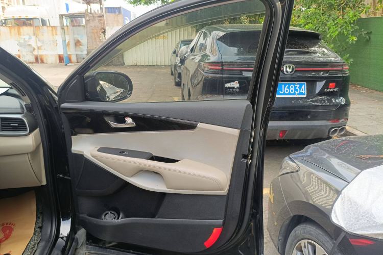 Used Kia Sorento 2015 Sorento L 2.4L Gasoline 4WD Elite Edition 5 Seats China IV Standard