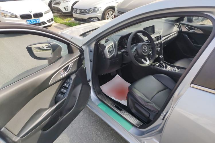 Used Mazda 3 Axela 2017 Sedan 1.5L Automatic Luxury Model Emission Standard China V Driver Seat