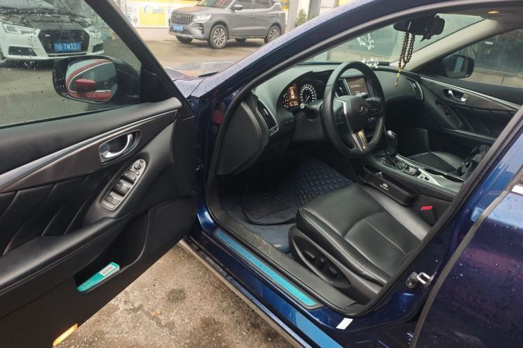 Used Infiniti Q50L 2018 2.0T Enjoyment Version China VI Standard
