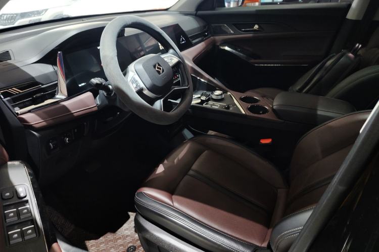 Used SOL X8 PLUS 2023 1.5 TGDI DCT Smart Home Edition 7-Seater