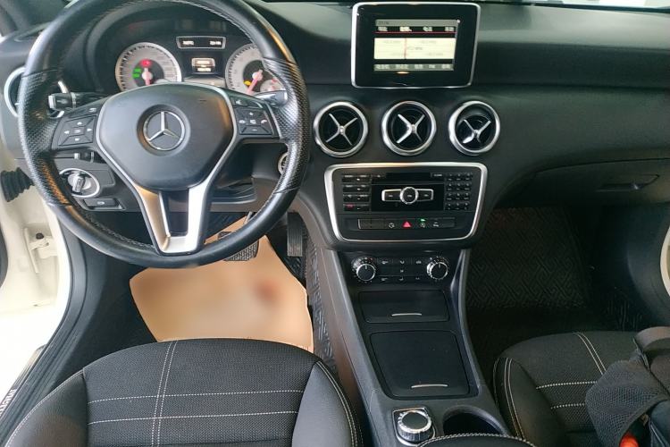 Used Mercedes-Benz A-Class (Import) 2015 A 200 Fashion Model