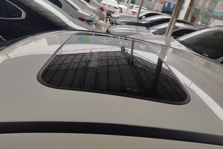 Used Mercedes-Benz E-Class 2017 E 300 L Sporty and Stylish Model Roof