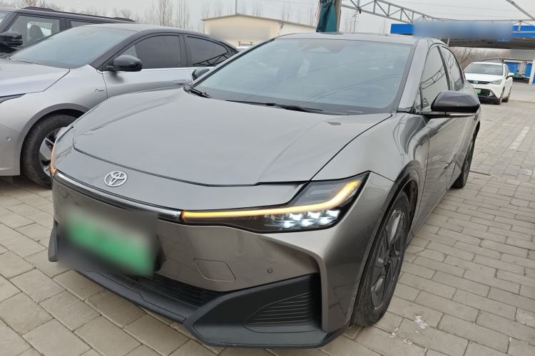 Used Toyota bZ3 2023 616 km Long-Range PRO