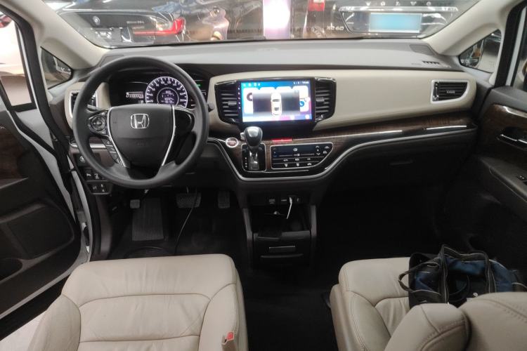 Used Honda Odyssey 2015 Revised 2.4L Luxury Edition
