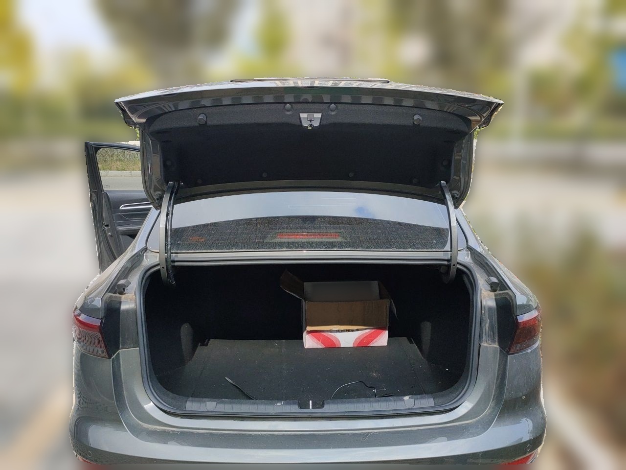 Geely Auto Emgrand 2023 4th Generation Champion Edition 1.5L Manual Luxury Model — снимка 16