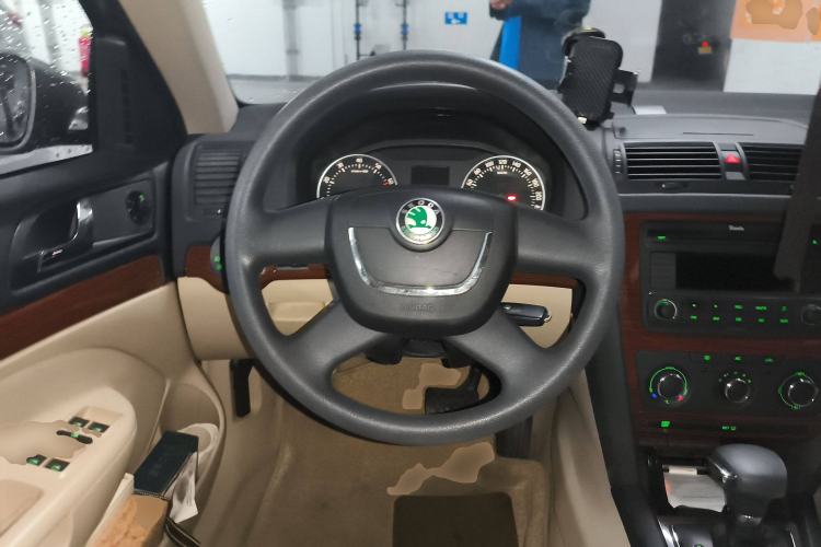 Used Skoda Octavia 2010 1.6L Automatic Yijun Edition
