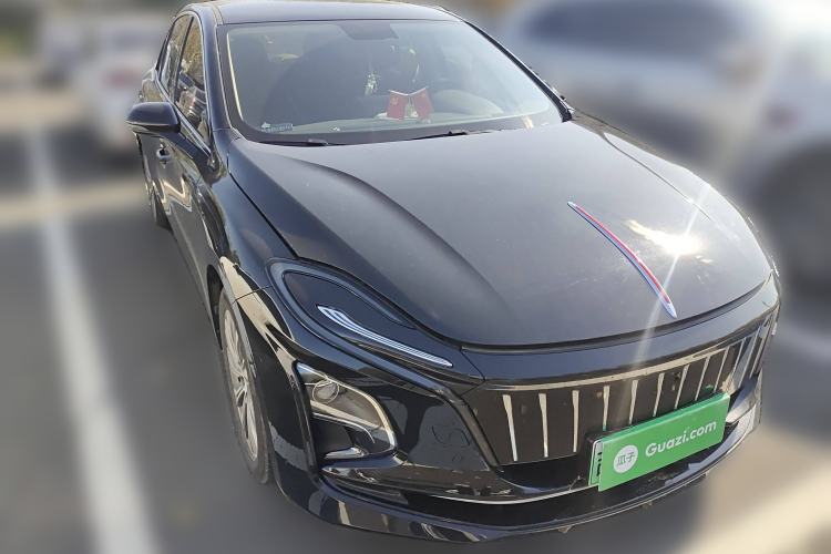 Used Hongqi E-QM5 2022 431 km Charge & Enjoy Edition Front Right 45 Deg