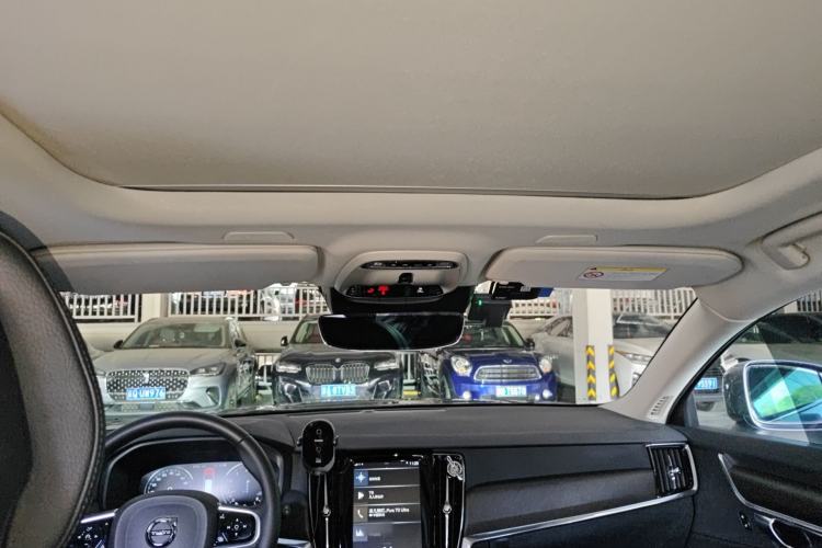 Used Volvo V90 2017 Cross Country T5 AWD Smart Range Edition
