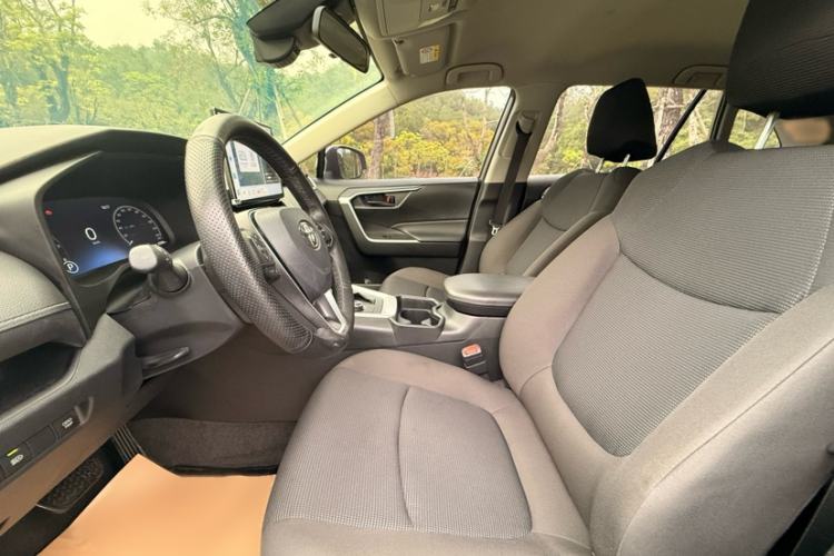 Used Toyota RAV4 2022 2.0L CVT Two-Wheel Drive Urban Edition Left Front Seat