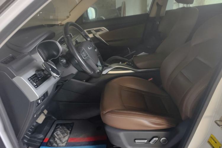 Used Geely Auto Emgrand X7 Sport 2016 1.8TD Automatic ZhiZun Version
