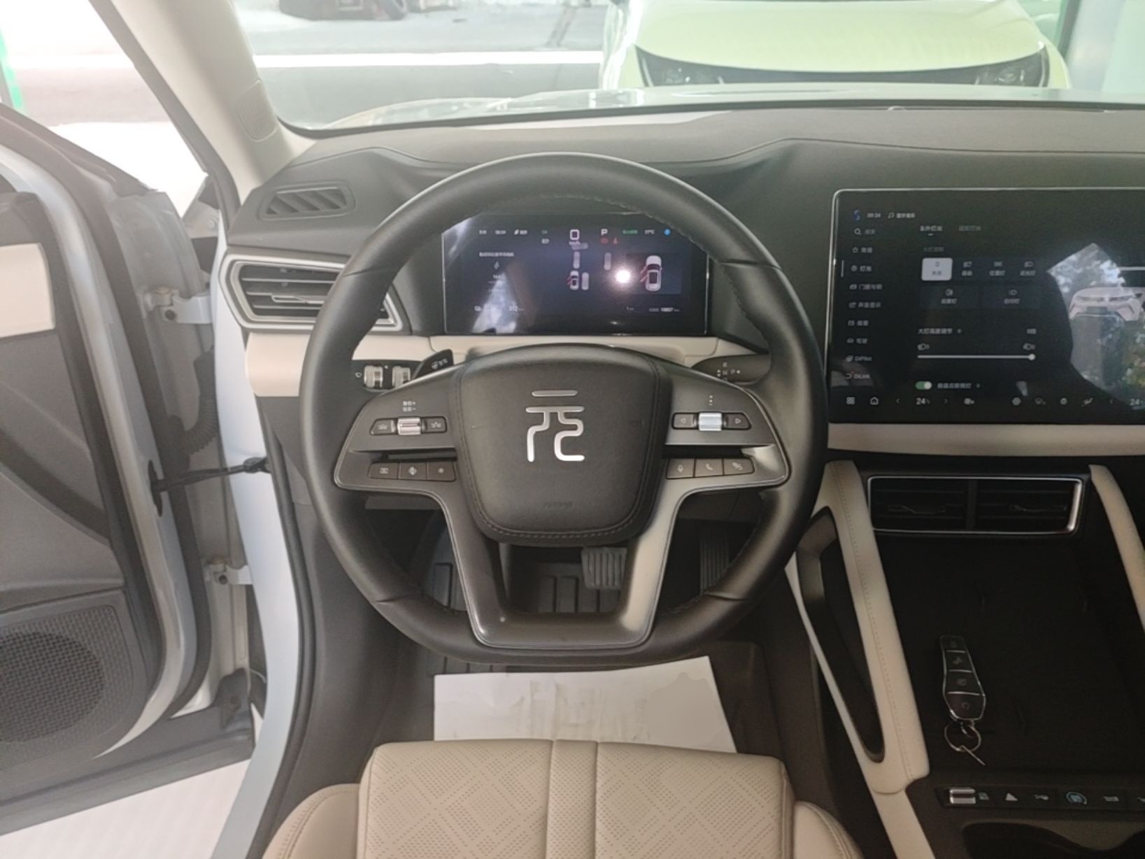 BYD Yuan UP 2025 Intelligent Driving Version 401 km Leading Edition — снимка 13