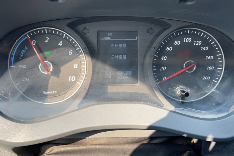 Used Wuling Yangguang 2024 300KM Comfort Version Passenger Van 75kW