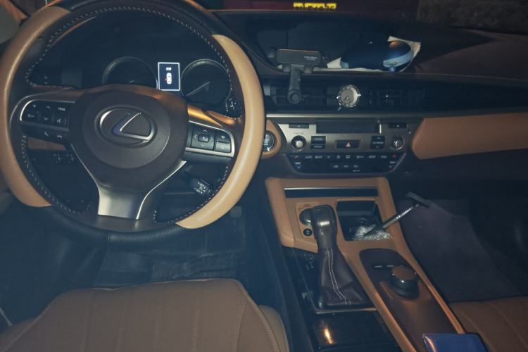 Used Lexus ES 2017 200 30th Anniversary Edition