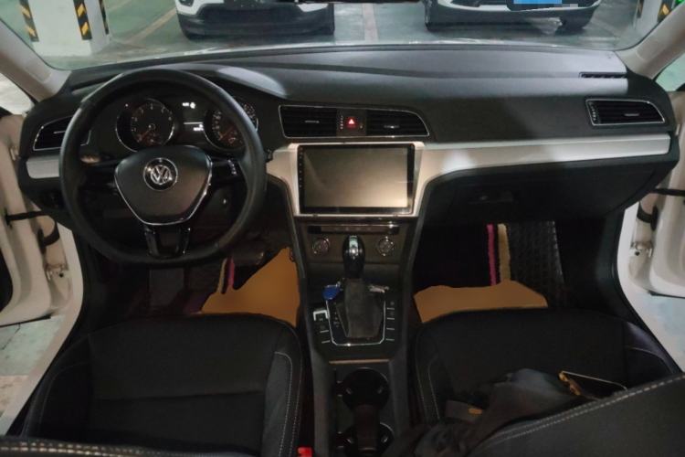 Used Volkswagen Lamando 2018 230TSI DSG Fashion Edition Center Console