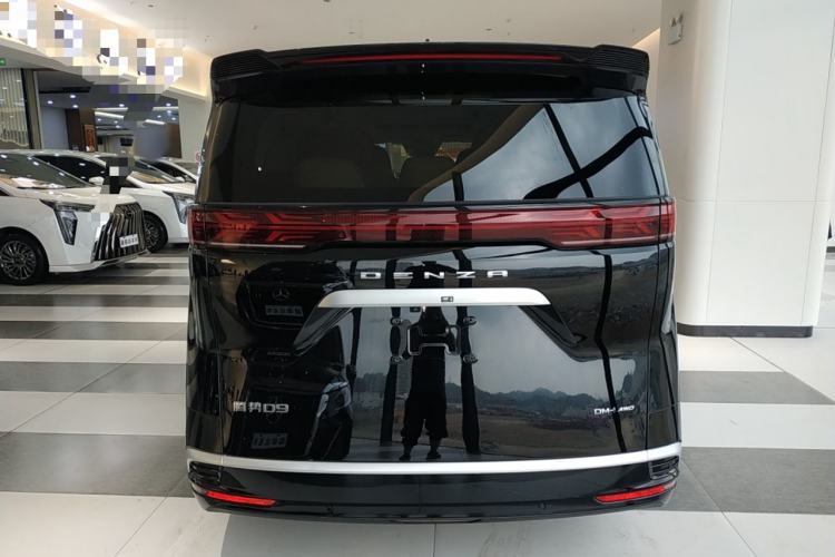 Used Denza D9 2024 DM-i 980 Four-Wheel Drive Prestige Model
