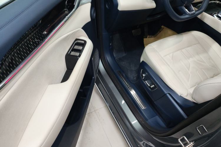 Used Zeekr 009 2024 Six-Seat Executive Version 4WD 108 kWh
