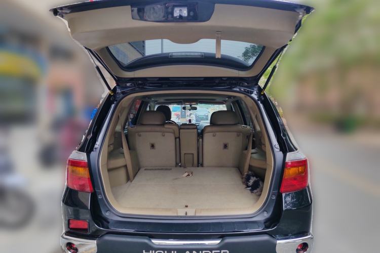 Used Toyota Highlander 2009 2.7L Two-Wheel Drive 7-Seater Luxury Edition Trunk