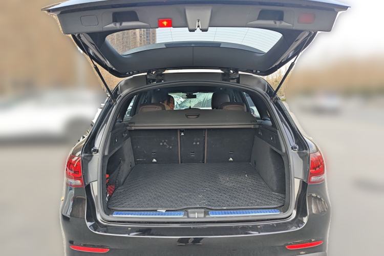 Used Mercedes-Benz GLC 2022 GLC 260 L 4MATIC Luxury Model Trunk