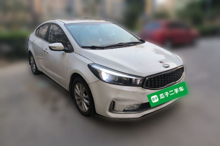 Used Kia K3 2016 1.6L Automatic GLS Front Right 45 Deg