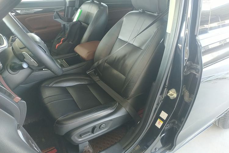 Used GAC Trumpchi GS8 2017 320T Two-Wheel Drive Luxury Smart Connectivity Version (7 Seats)