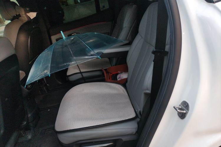 Used Nio ES8 2022 75 kWh Six-Seater Version Left Rear Seat