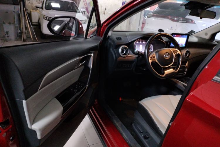 Used BAIC Beijing EU5 2018 R550 Smart Trend Edition
