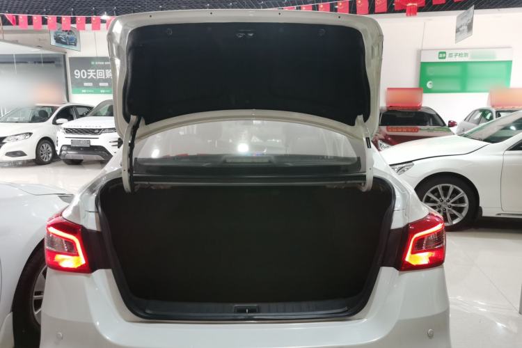 Used Nissan Sylphy 2021 Classic 1.6XE CVT Comfort Edition Trunk