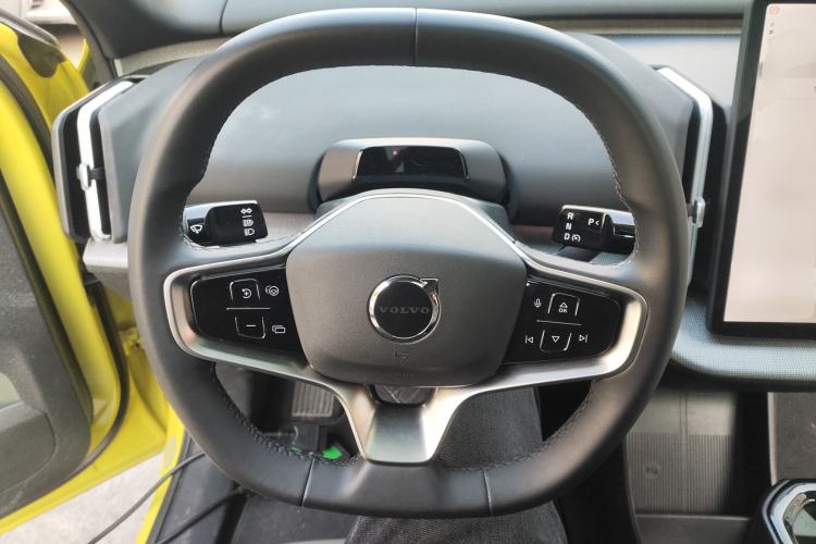 Used Volvo EX30 2025 Rear-Drive Long-Range Version Ultra
