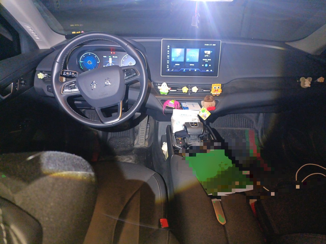 Hongqi E-QM5 2023 Base Travel Edition — снимка 9