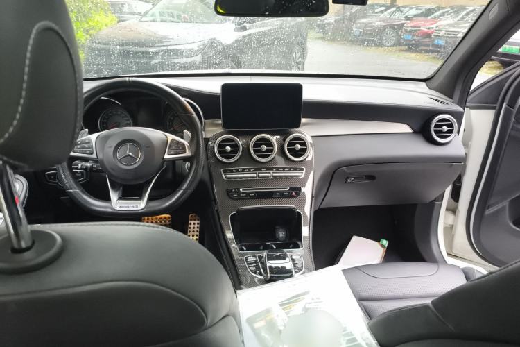 Used Mercedes-Benz GLC AMG 2018 AMG GLC 63 4MATIC+ Center Console