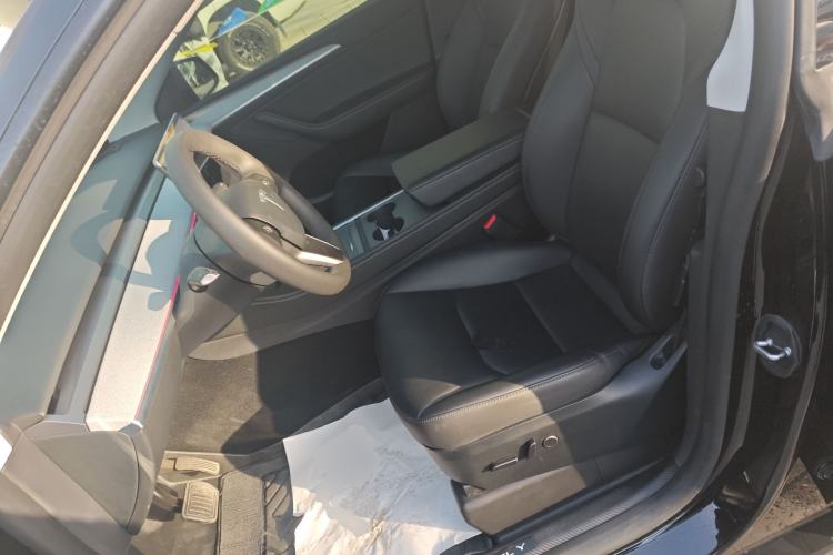 Used Tesla Model Y 2023 Rear-Wheel-Drive Version
