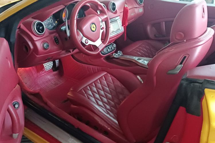 Used Ferrari California T 2009 4.3L Standard Edition Left Front Seat