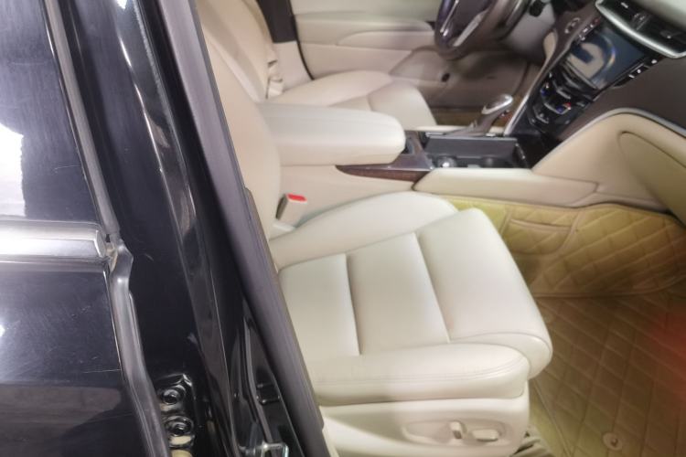 Used Cadillac XTS 2015 28T Comfort Model Right Front Seat