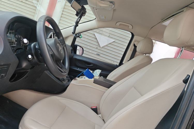 Used Mercedes-Benz Vito 2016 2.0T Elite Edition Left Front Seat