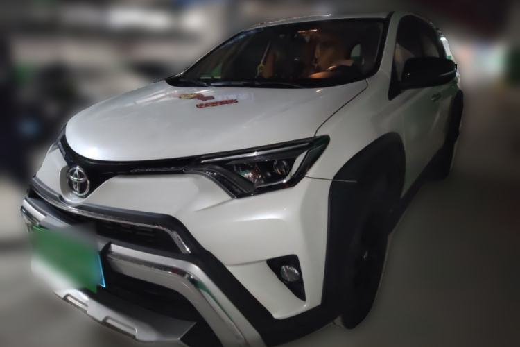 Used Toyota RAV4 2019 2.0L CVT Two-Wheel Drive Fashion X Limited Edition China VI Standard