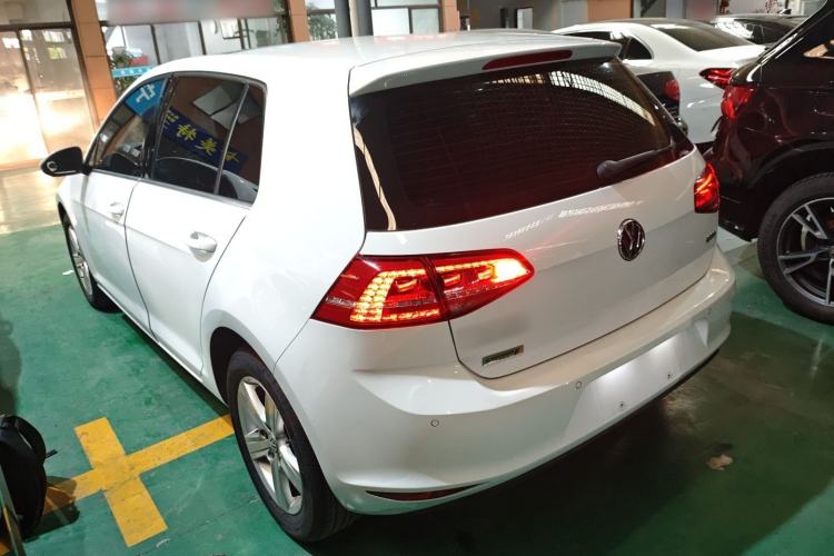 Used Volkswagen Golf 2016 1.6L Automatic Comfort Model Rear Left 45 Deg