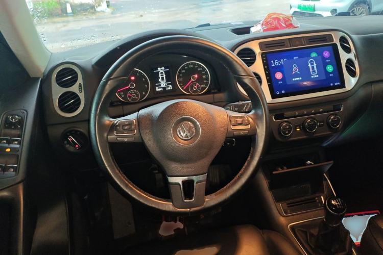 Used Volkswagen Tiguan L 2015 1.8TSI Manual Two-Wheel-Drive Limited Edition