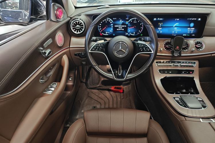 Used Mercedes-Benz E-Class 2023 Facelift E 260 L
