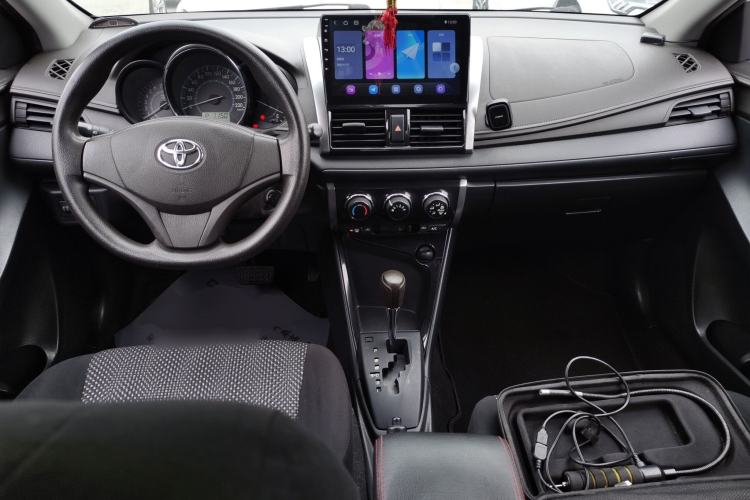 Used Toyota Vios 2014 1.3L Automatic Standard Edition Center Console