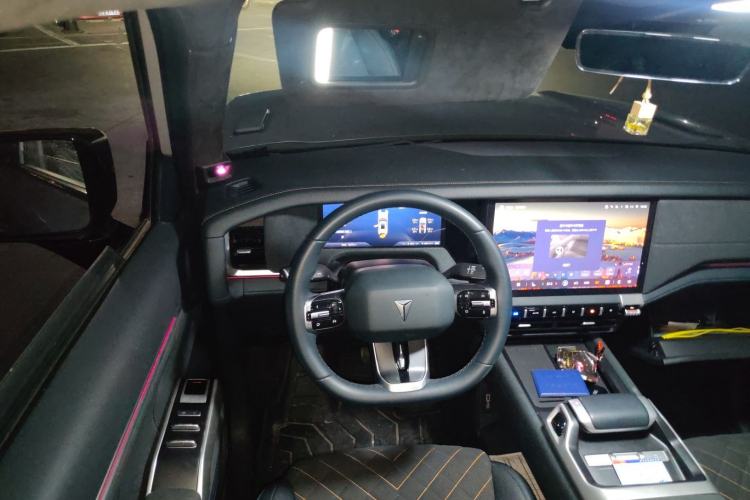 Used Deepal G318 2024 Four-Wheel-Drive Air Suspension Model