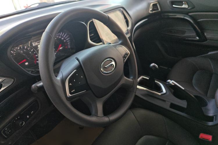 Used GAC Trumpchi GS4 2017 200T Manual Two-Wheel Drive Elite Edition Interior 2