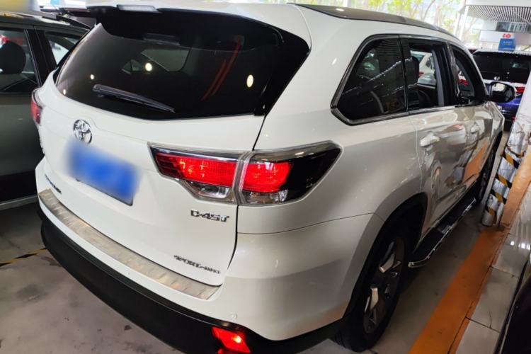 Used Toyota Highlander 2015 2.0T Four-Wheel Drive Luxury Edition 7-Seater Rear Right 45 Deg