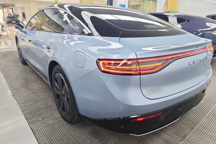 Used Hima Luxeed S7 2024 Max
