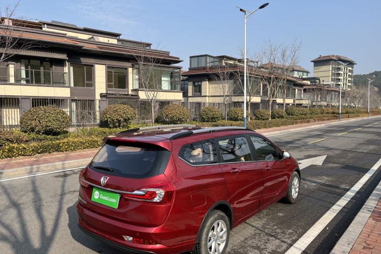 Used Baojun 310W 2017 1.5L Manual Fashion Model China V
