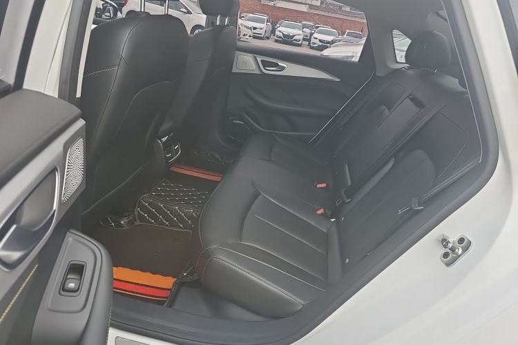 Used Roewe i6 MAX 2020 300TGI Automatic "Swell Cool Smart Drive" Edition Left Rear Seat