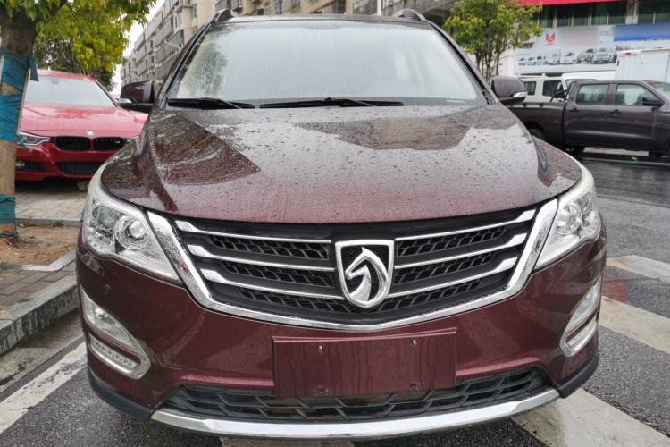 Used Baojun 560 2015 1.8L manual luxury version
