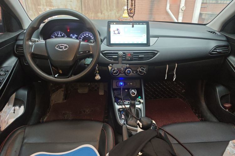Used Hyundai Celesta 2018 1.6L Automatic GL Enjoyment Version China V Standard Center Console