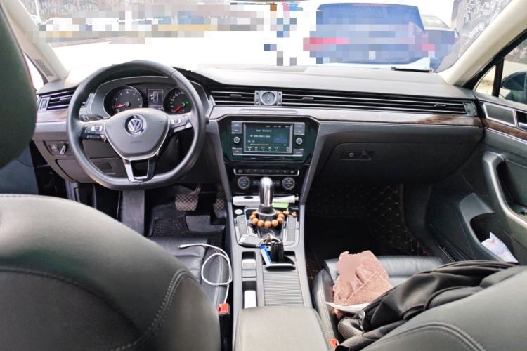 Used Volkswagen Magotan 2018 Facelift 330TSI DSG Luxury Model Center Console