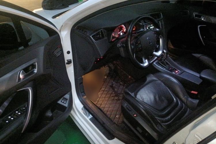 Used DS 5LS 2014 1.6T Luxury Edition THP160